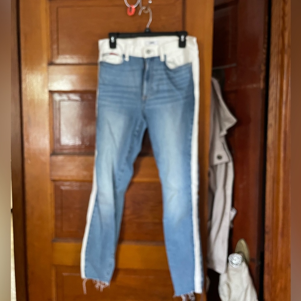 Tommy Hilfiger size 6 jeans with white side stripe